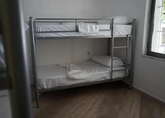 Hostel Tradita Tironse